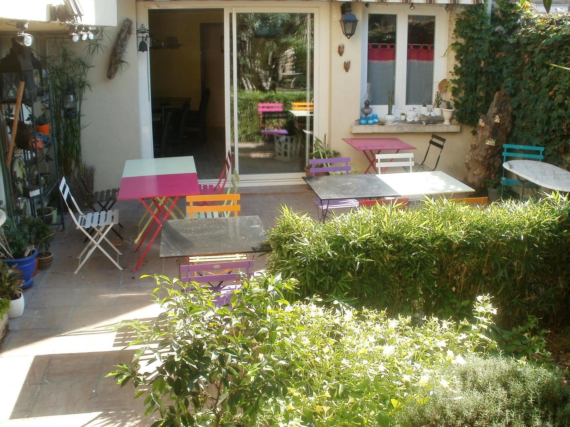 Hotel Du Tricastin Pierrelatte Exterior photo